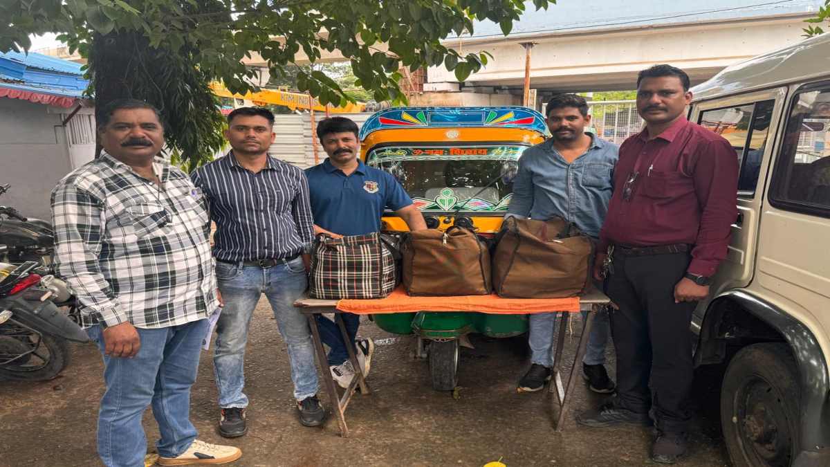 अवैध शराब तस्करी पर पुलिस की नकेल: ऑटो से दारू की सप्लाई करते तस्कर गिरफ्तार, ऐसे पकड़ाया आरोपी