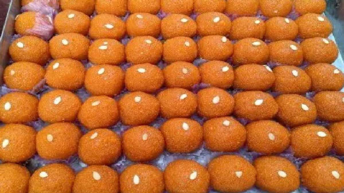 छोटी गलती और बड़ी सजा : लड्डू चोरी के आरोप में प्रिंसिपल ने 2 छात्राओं को स्कूल से निकाला, दी ये धमकी…