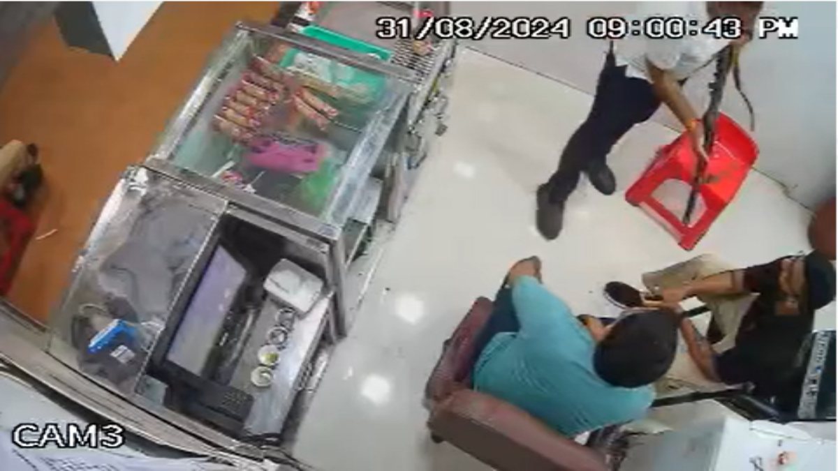सुरक्षा गार्ड ने कैफे संचालक को मारी गोलीः वारदात सीसीटीवी कैमरे में कैद, जांच में जुटी पुलिस