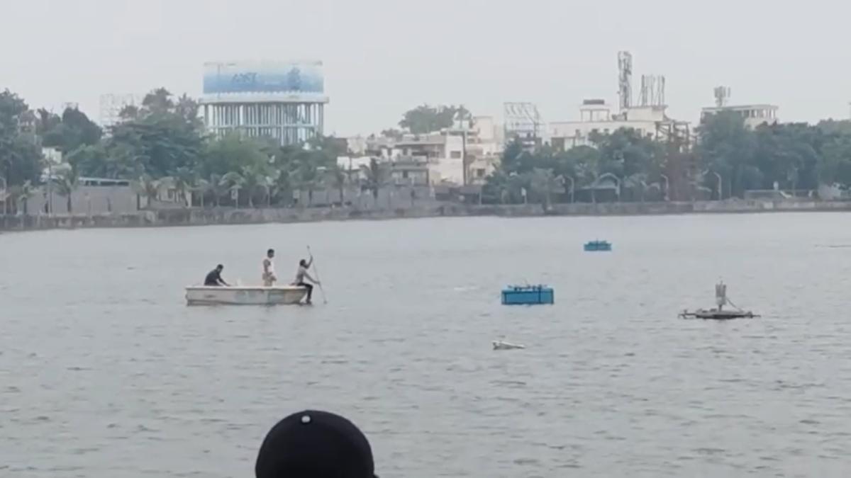 राजधानी में नहीं थम रही चाकूबाजी : तेलीबांधा तालाब पर दिनदहाड़े युवती को घोपा चाकू