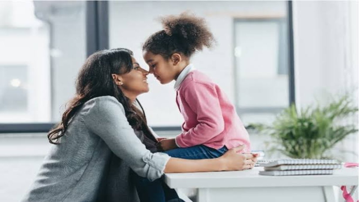 Child Care Tips: पूरे दिन में बच्चे के लोए जरूर निकालें ये 9 मिनट, बच्चे में आएगी पॉजिटिविटी…