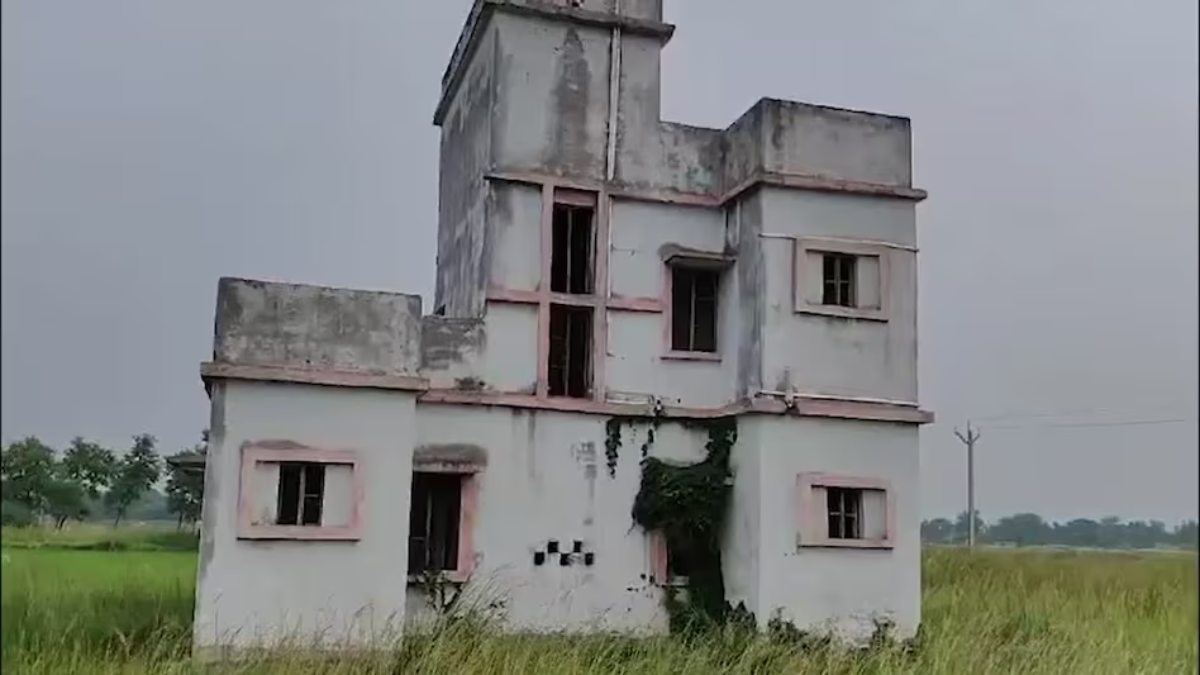 ई बिहार ह भैया… पुल के बाद अब खेत में बनाया अस्पताल, करोड़ों रुपये की लागत से बने हॉस्पिटल के बारे में विभाग को भी नहीं जानकारी- Muzaffarpur