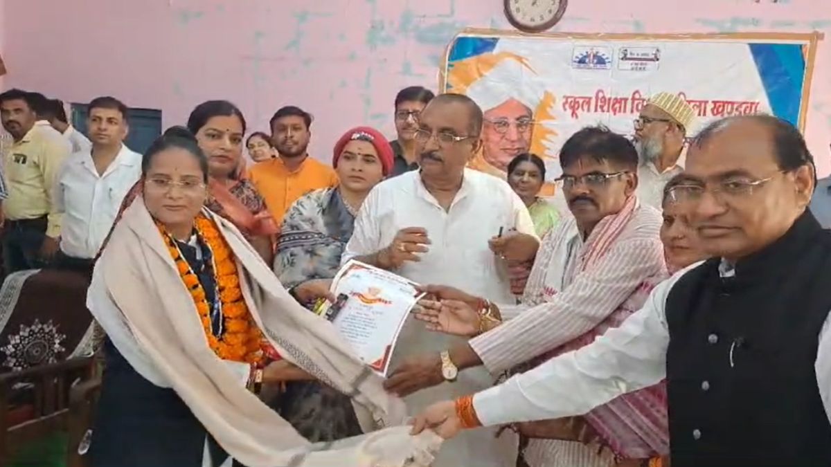 शिक्षक दिवस पर बड़ी सौगातः 62 की उम्र में रिटायर के बाद भी 65 साल तक शिक्षक दे सकते हैं अपनी सेवाएं