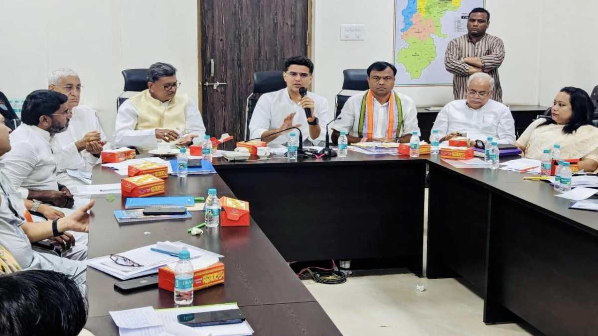 कांग्रेस बैठक : पायलट ने उपचुनाव पर बनाई रणनीति, वरिष्ठ नेताओं को प्रदेश भर का दौरा करने का निर्देश