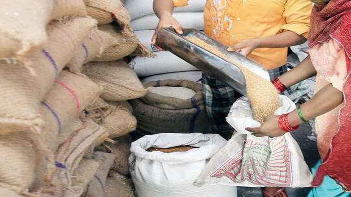 CG NEWS: सरकारी राशन में हेराफेरी करने वाले 4 समिति सस्पेंड, जांच में 50 लाख के अनाज की पाई गई कमी