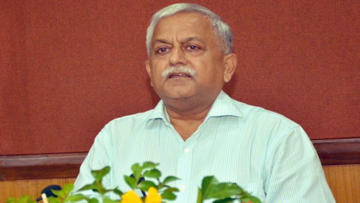 50 करोड़ की चोरी मामले पर पूर्व IAS अफसर अवनीश ने दी चेतावनी, कहा- जिसने भी मेरे सम्मान को नुकसान पहुंचाया उस पर…