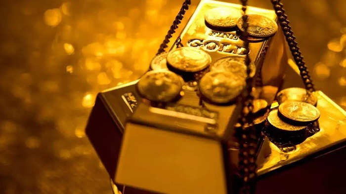 Gold Investment: सोने पर निवेश से बन सकते हैं करोड़पति, अभी और रफ्तार पकड़ेगा सराफा बाजार, जानिए डिटेल्स…
