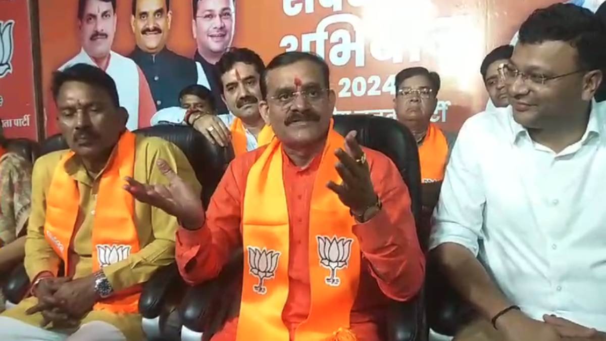 ‘अरविंद केजरीवाल को बहुत पहले दे देना चाहिए था इस्तीफा…’ वीडी शर्मा ने कहा- इनकी समाज में कोई नैतिकता नहीं