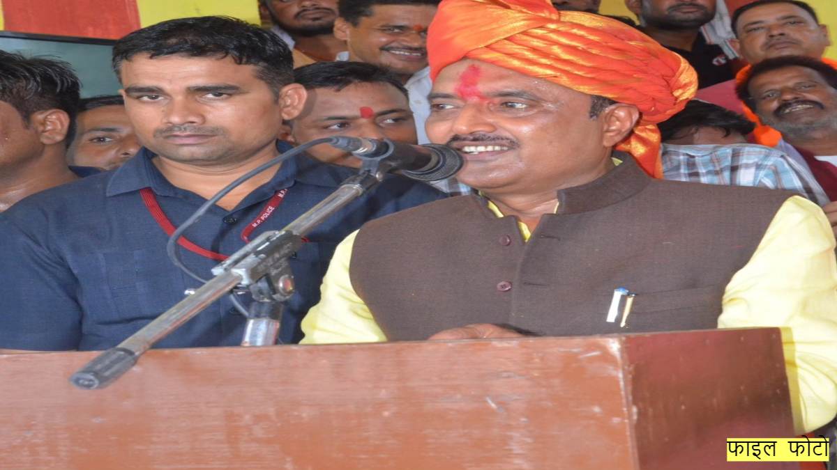 ‘कहीं कानून उनके आड़े आ रहा होगा…’, उमंग सिंगार के बयान पर BJP का पलटवार, मंत्री राकेश शुक्ला बोले- अधिकारी कानून के दायरे में कर रहे काम