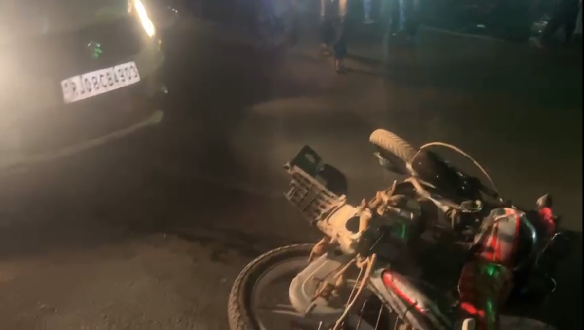 राजगढ़ में बड़ा हादसा: शराब के नशे में बाइक सवार को पहले मारी टक्कर, फिर फिल्मी स्टाइल में आधा किलोमीटर दूर तक कार से घसीटा