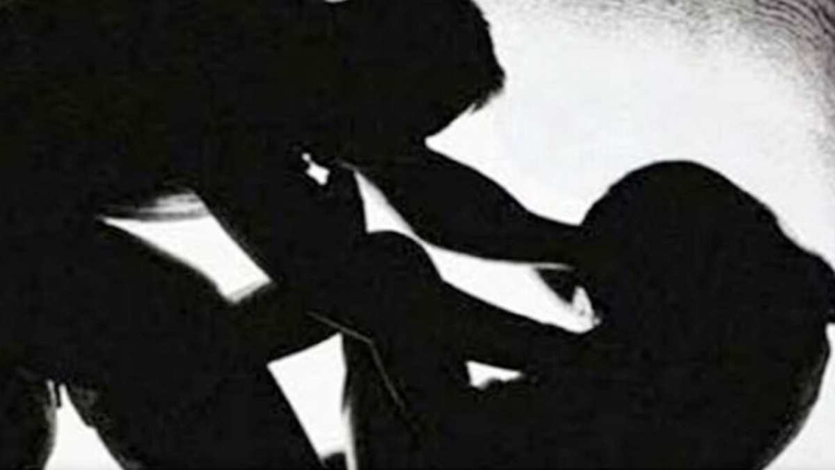 दरिंदे बाप ने नाबालिग बेटी के साथ किया गंदा काम, मदद करने के बजाय भाई ने भी की दरिंदगी, किशोरी की आप बीती सुन पुलिस के उड़े होश