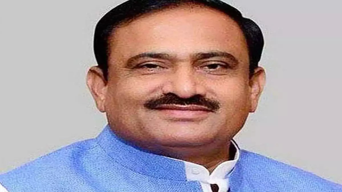 सागर इन्वेस्टर्स कॉन्क्लेव में कुर्सी को लेकर नाराजगी! दिग्गज नेता ने सोशल मीडिया पर लिखा- ‘मन व्यथित हो गया…’