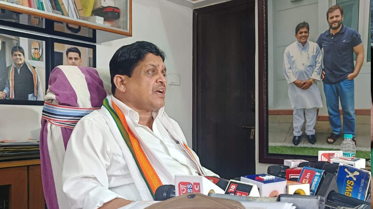 ‘मोहब्बत की दुकान’ पर डिप्टी सीएम अरुण साव बोले ग्राहकों का टोटा, पूर्व मंत्री शिव डहरिया ने किया पलटवार, कहा- पहले अपना विभाग संभालें, फिर…