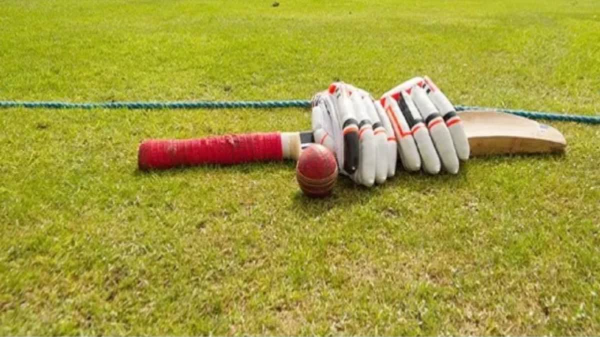 क्रिकेट खेलते समय ग्राउंड पर गिरा किशोर, फिर नहीं उठ सका, ऑन द स्पॉट मौत, मैदान पर छाया मातम