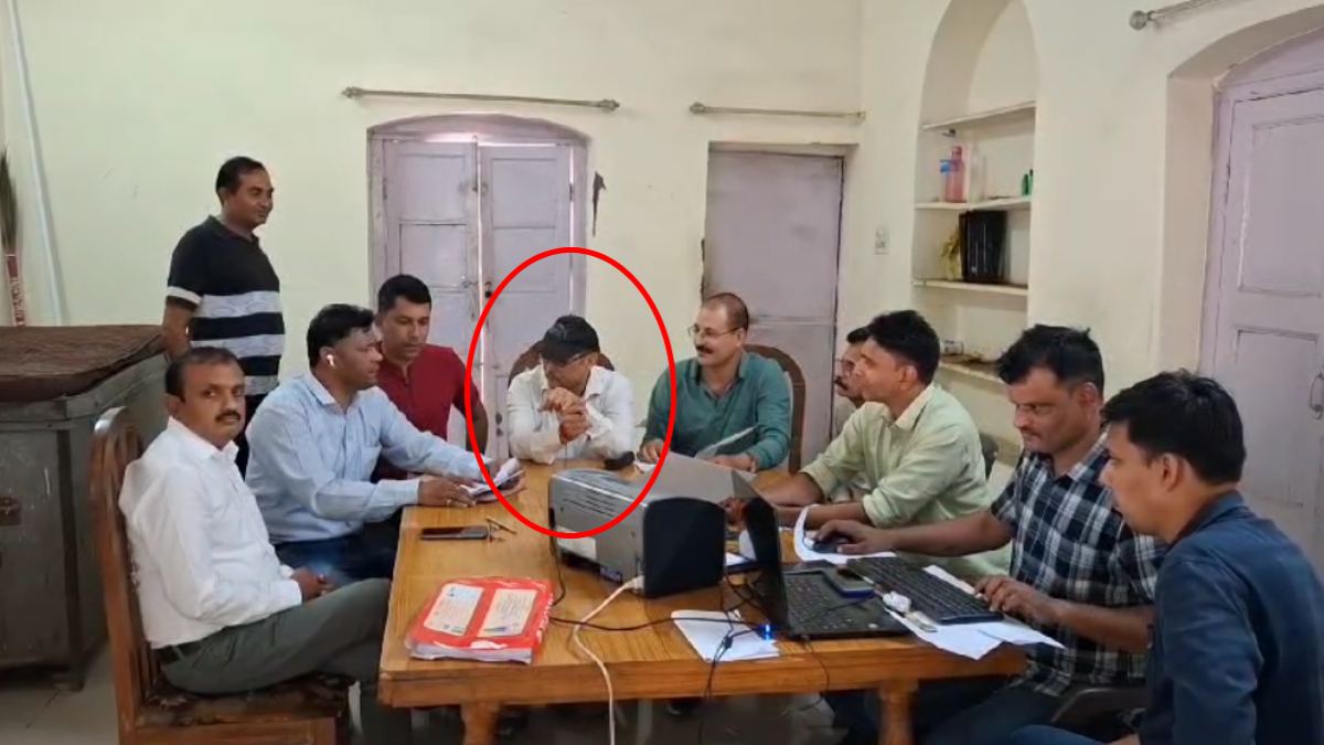 लोकायुक्त की बड़ी कार्रवाई: CGST के सुपरिटेंडेंट को 20 हजार की रिश्वत लेते दबोचा, इस काम के बदले मांगी थी घूस