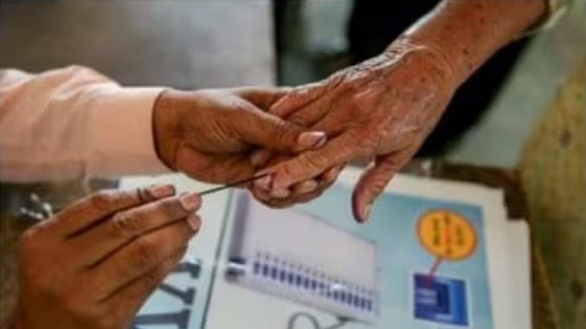 Bihar By-Election: 4 सीटों के लिए कुल 51 उम्मीदवारों ने भरा पर्चा, 9 महिलाओं ने भी ठोका ताल