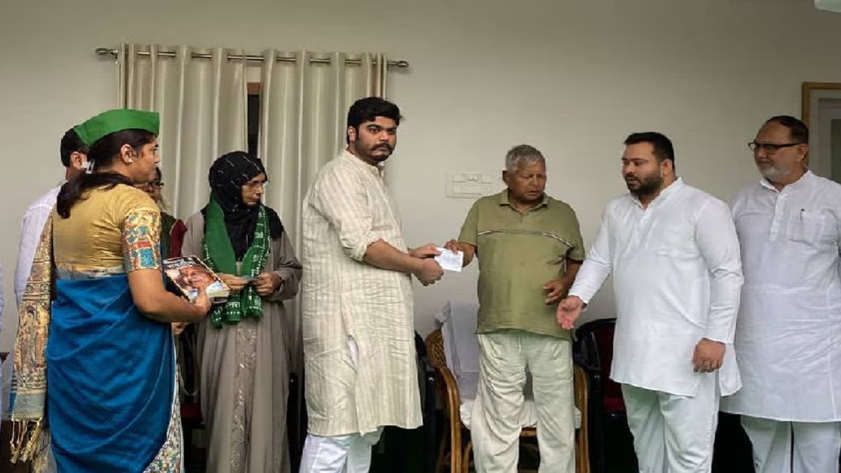 Bihar Breaking: ‘RJD में स्वागत है…’, शहाबुद्दीन के बेटे ओसामा शहाब और उनकी पत्नी को तेजस्वी ने दिलाई पार्टी की सदस्यता
