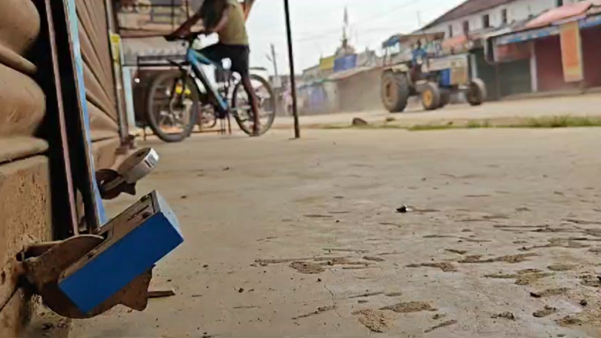 गौ हत्या के विरोध में नगर बंद: पैदल मार्च निकालकर थाने पहुंचे लोग, हत्यारों को पकड़ने और सजा देने की मांग