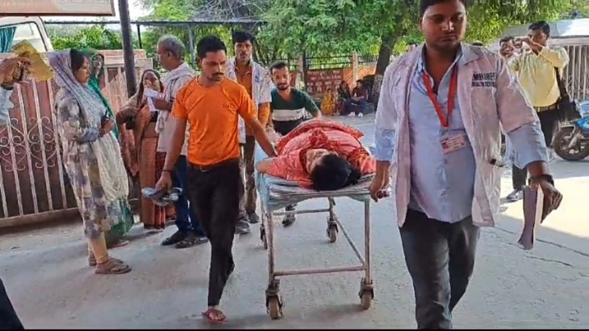 बड़ी खबर: प्रदीप मिश्रा की कथा के दौरान 5 महिलाओं की तबीयत बिगड़ी, अस्पताल में भर्ती