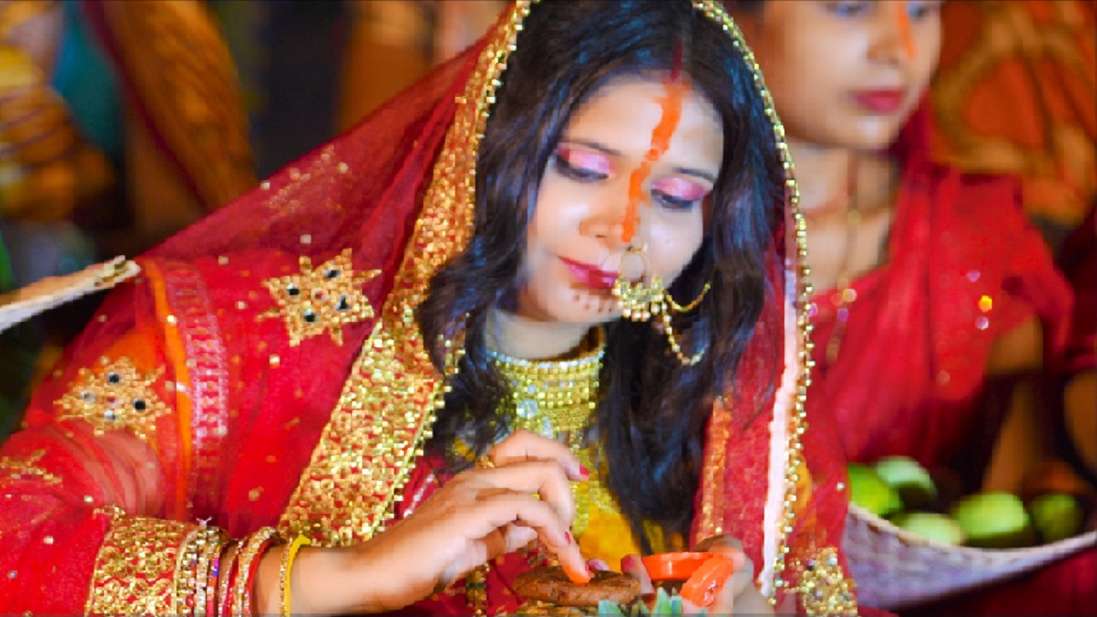 ‘असो जोड़े-जोड़े कोशी भरवाईब ननदों,’ छठ पर धूम मचा रहा लोक गायिका मनीषा श्रीवास्तव का ये गीत