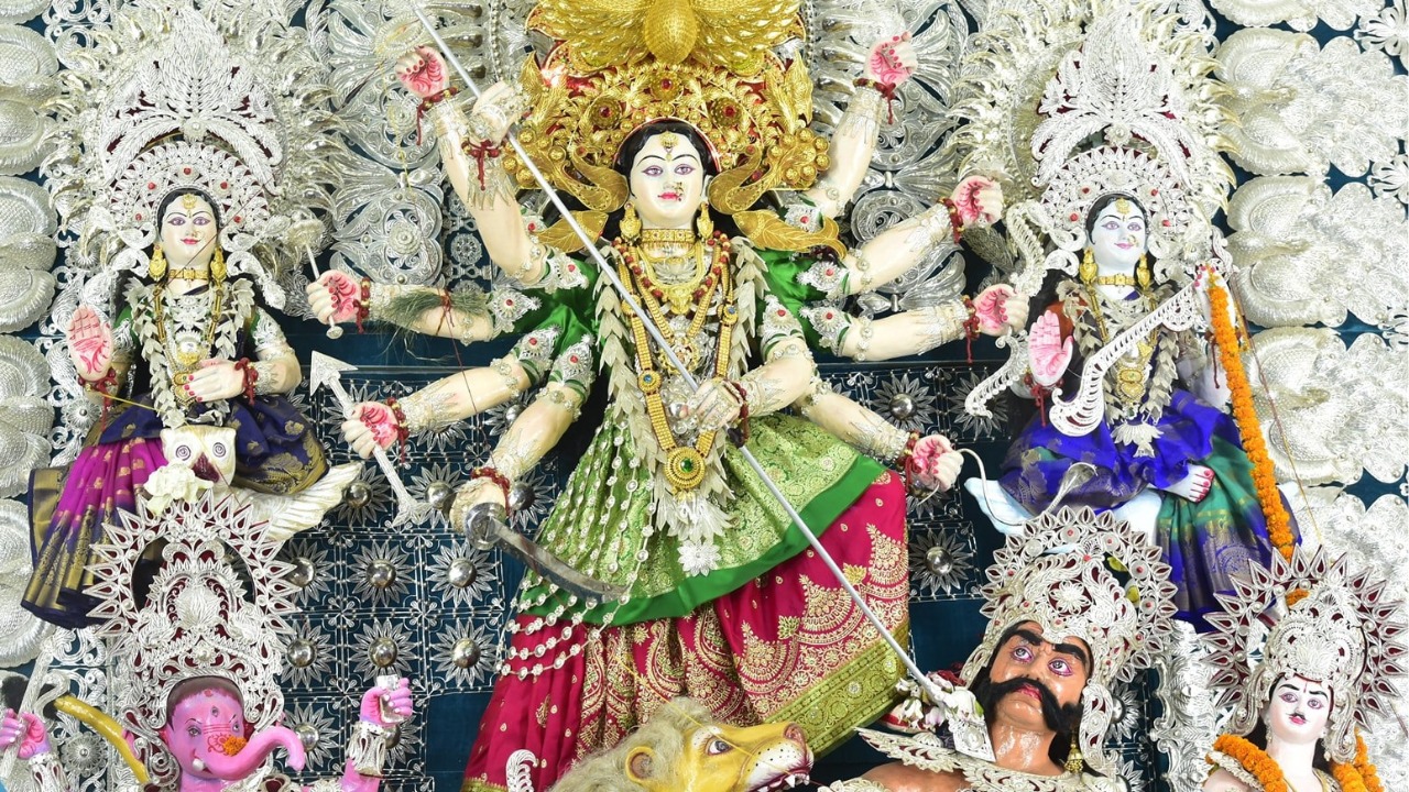 दशहरा उत्सव : मंदिरों में महाष्टमी, मंडपों में महासप्तमी आज