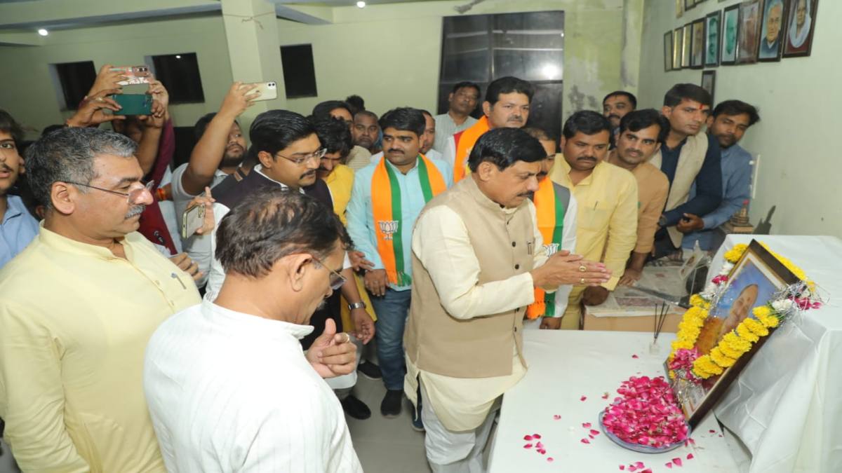 ग्वालियर पहुंचे CM डॉ मोहन और VD शर्मा, BJP नेता ओम प्रकाश राजौरिया के निधन पर व्यक्त की शोक संवेदना