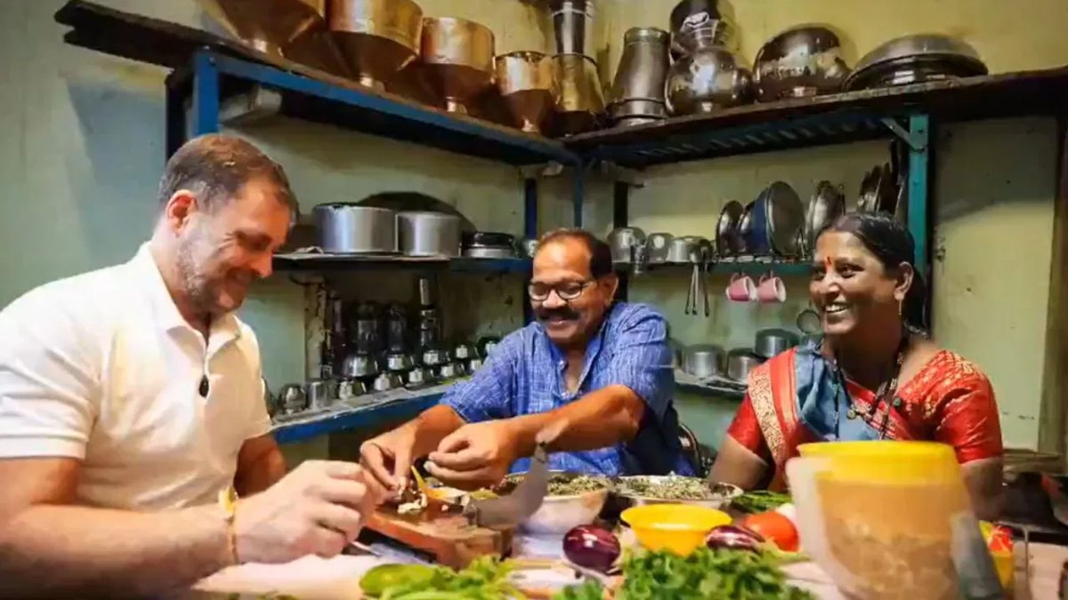 ‘दलित के किचन’ में पहुंचे राहुल गांधी, मिलकर बनाया खाना फिर साथ में खाया, मिर्ची तिखी लगी तो बोले- ‘जब तक कान से भाप न निकलने लगे….’ शेयर किया VIDEO