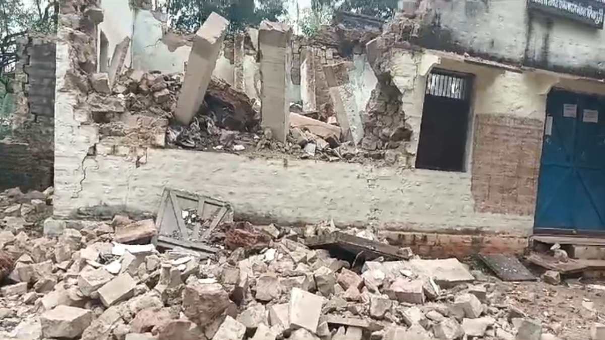 जर्जर हुआ एमपी का शिक्षा महकमा! BEO कार्यालय का एक बड़ा हिस्सा भरभराकर गिरा, इससे पहले भी कई स्कूलों की गिर चुकी है दीवार-छत