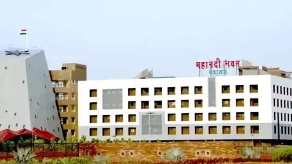 Transfer Breaking : राज्य प्रशासनिक सेवा के अधिकारियों का तबादला, जानिए किसे मिली क्या जिम्मेदारी, देखें लिस्ट…