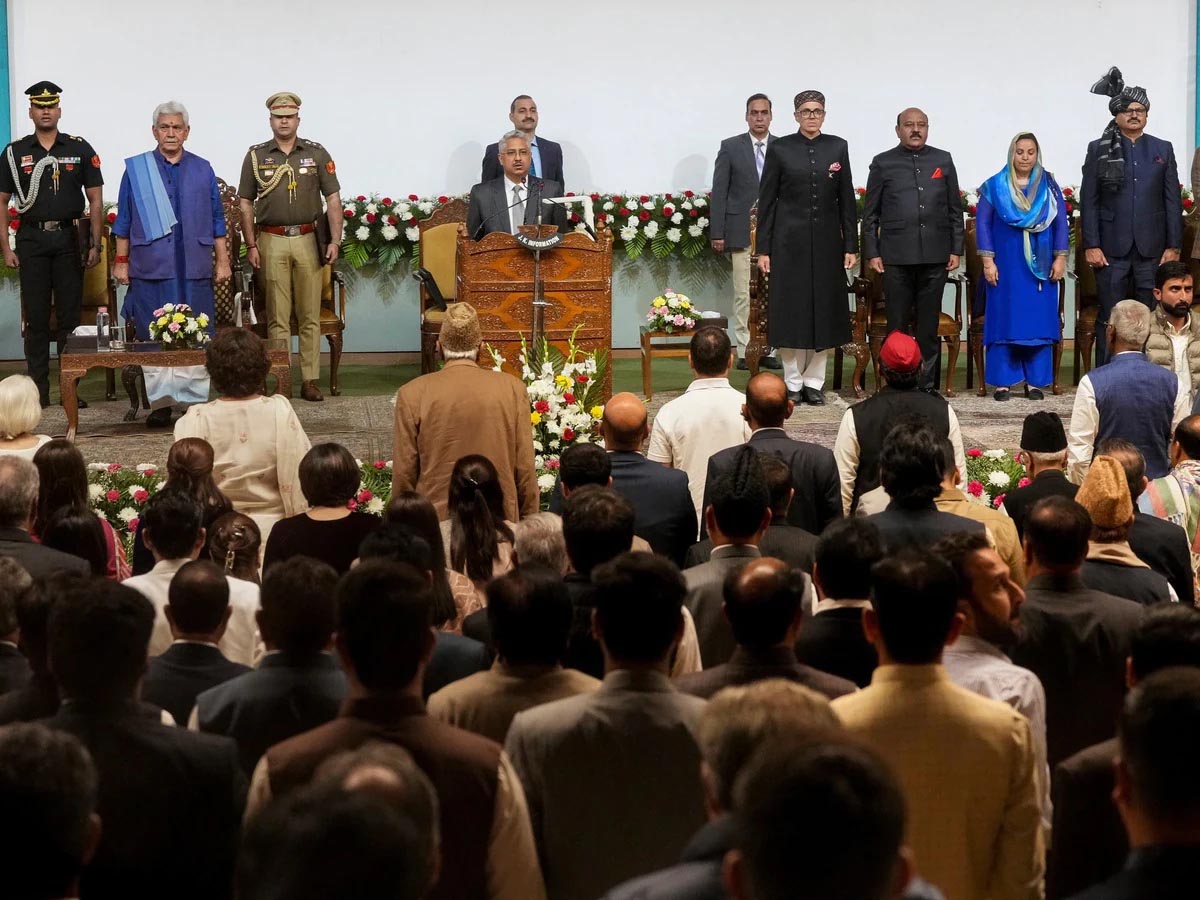 उमर अब्दुल्ला के शपथ में राष्ट्रगान पर खड़े नहीं हुए NC के ये विधायक ; ऐक्शन की तैयारी