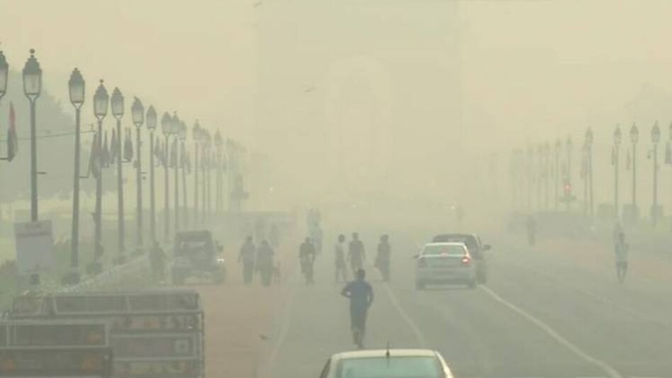दिवाली के दिन दिल्ली में बिगडी हवा की सेहत ,डराने वाला AQI; पटाखे जलाने वालों के खिलाफ सख्त कार्रवाई