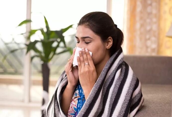 Health Tips: मौसम में बदलाव लाता है ढेर सारी बीमारियां, ऐसे रखे अपना ख्याल