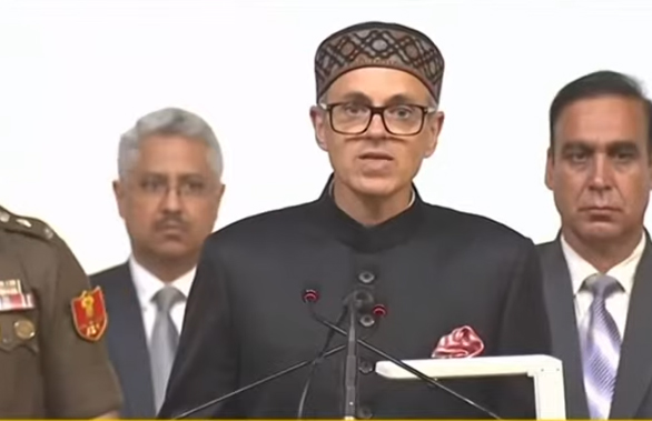 Omar Abdullah Oath Ceremony: जम्मू-कश्मीर के मुख्यमंत्री बनें उमर अब्दुल्ला,  BJP अध्यक्ष रविंद्र रैना को हराने वाले सुरिंदर सिंह चौधरी होंगे डिप्टी CM, देखें कैबिनेट मंत्रियों की पूरी लिस्ट