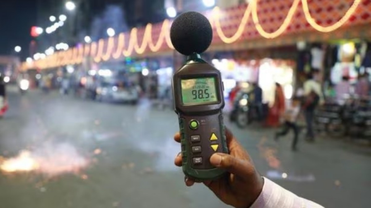 वायु प्रदूषण को लेकर चिंतित सरकार: ठंड के साथ त्योहारों को देखते हुए स्वास्थ्य विभाग ने जारी की एडवाइजरी, दिए ये निर्देश