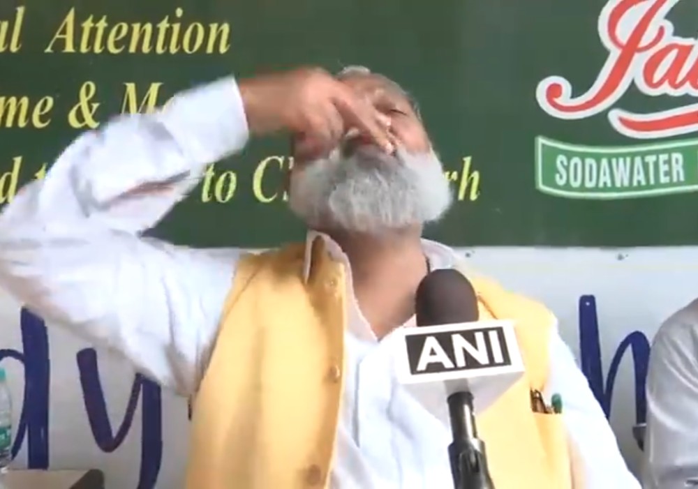 ‘हर फिक्र को धुएं में उड़ाता चला गया….’ रुझानों में पीछे होने पर छलका अनिल विज का दर्द, मोहम्मद रफी का गाना गाकर सुनाया- Watch Video
