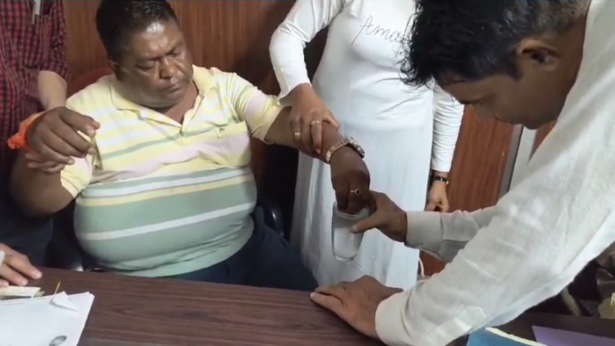 बाबू के लॉकर ने उगले 45 लाख के जेवरात, रिश्वत लेते लोकायुक्त पुलिस ने किया था गिरफ्तार, जांच जारी   