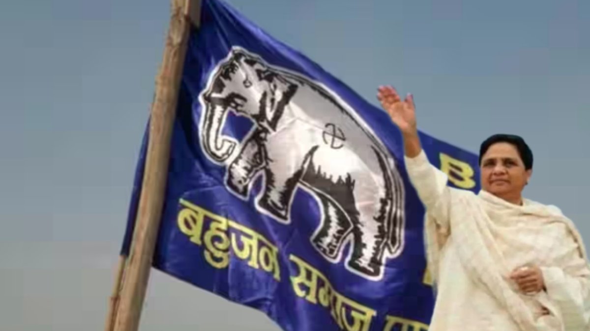 मायावती के इस फैसले ने सबको चौंकाया, आकाश के साथ सतीश, जानें क्या है BSP का समीकरण ?
