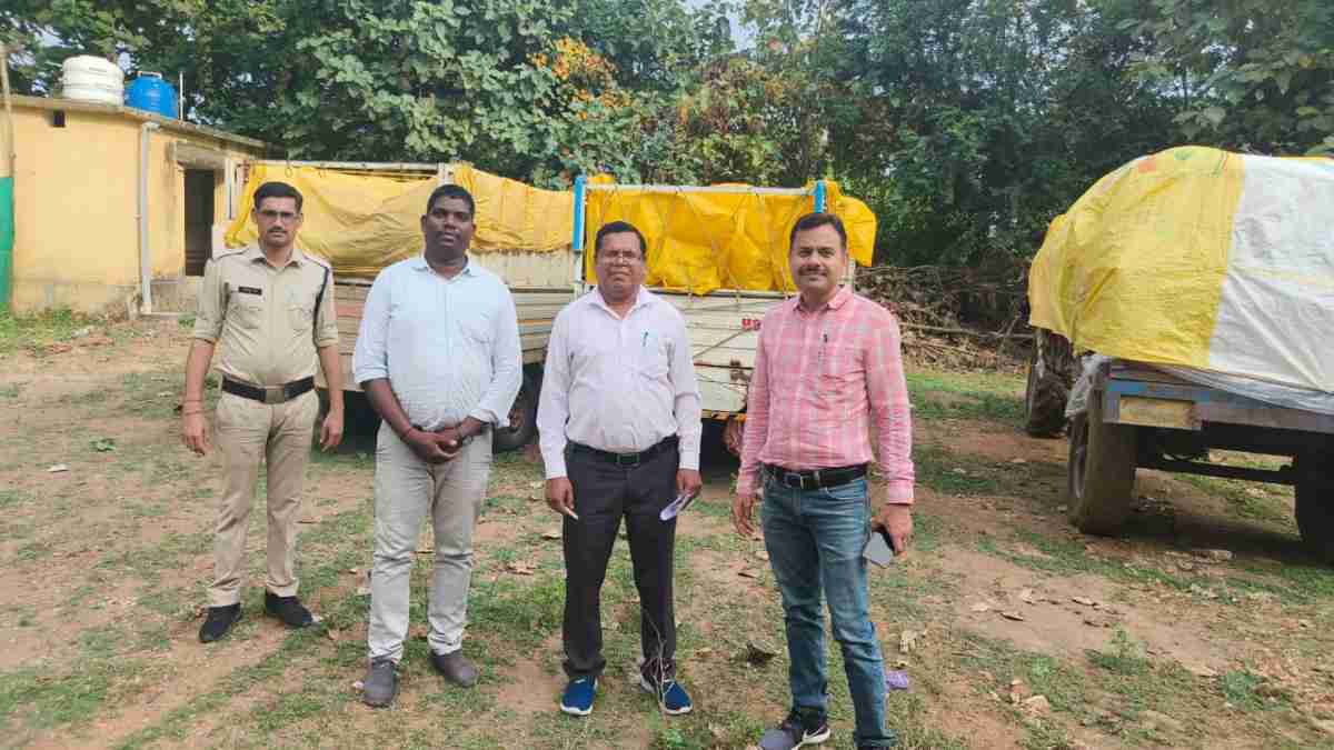 छत्तीसगढ़ में डंप हो रहा ओडिशा का धान : खरीदी शुरू होने से पहले एक हजार से ज्यादा बोरा धान जब्त, फूड ऑफिसर ने रोकी गाड़ी, छुड़ा ले गए राजस्व के अधिकारी …
