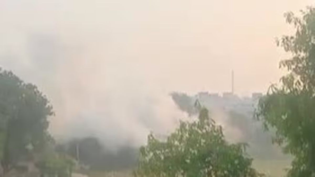 Blast In Delhi: दिल्ली में CRPF स्कूल के पास ब्लास्ट, फैला धुएं का गुबार, टूट गए आसपास के घरों-दुकानों के शीशे, FSL और बम निरोधक दस्ता पहुंचा
