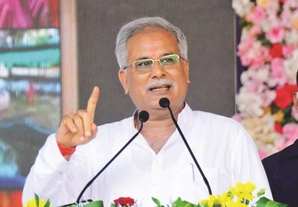 Bupesh Baghel: भूपेश बघेल ने महाराष्ट्र की महायुति सरकार पर साधा निशाना, EVM की बैटरी को लेकर चुनाव आयोग को भी घेरा
