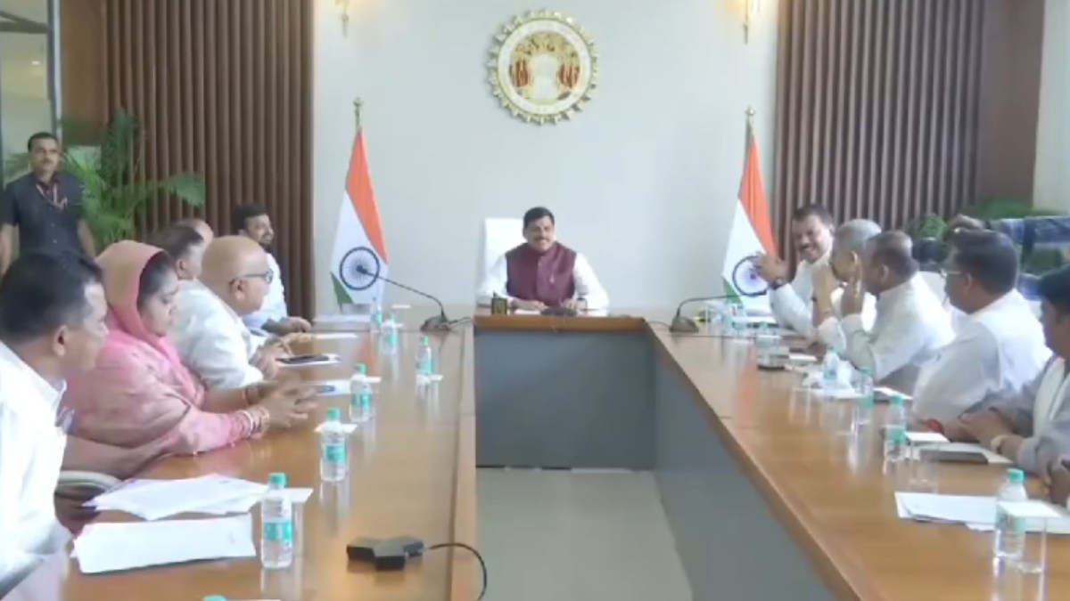 CM मोहन ने कांग्रेस विधायकों से कहा- अपनी विधानसभा क्षेत्र का बनाए विजन डॉक्यूमेंट, सरकार करेगी पूरी मदद 