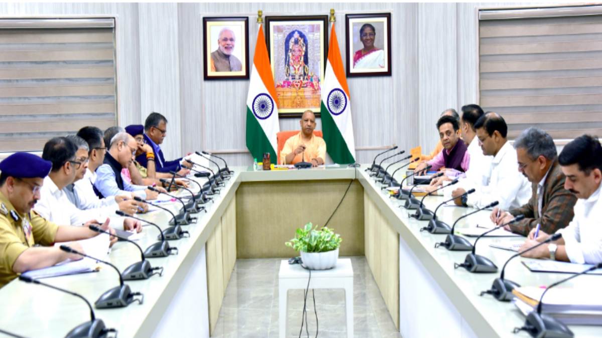 UP में बाढ़ से निपटने की तैयारी: CM योगी ने की सिंचाई विभाग की समीक्षा, अधिकारियों को दिए ये निर्देश