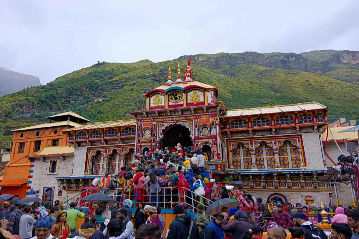 मानसून थमते ही चार धाम यात्रा ने फिर पकड़ी रफ्तार, CM धामी बोले- व्यवस्थाओं को और देंगे विस्तार