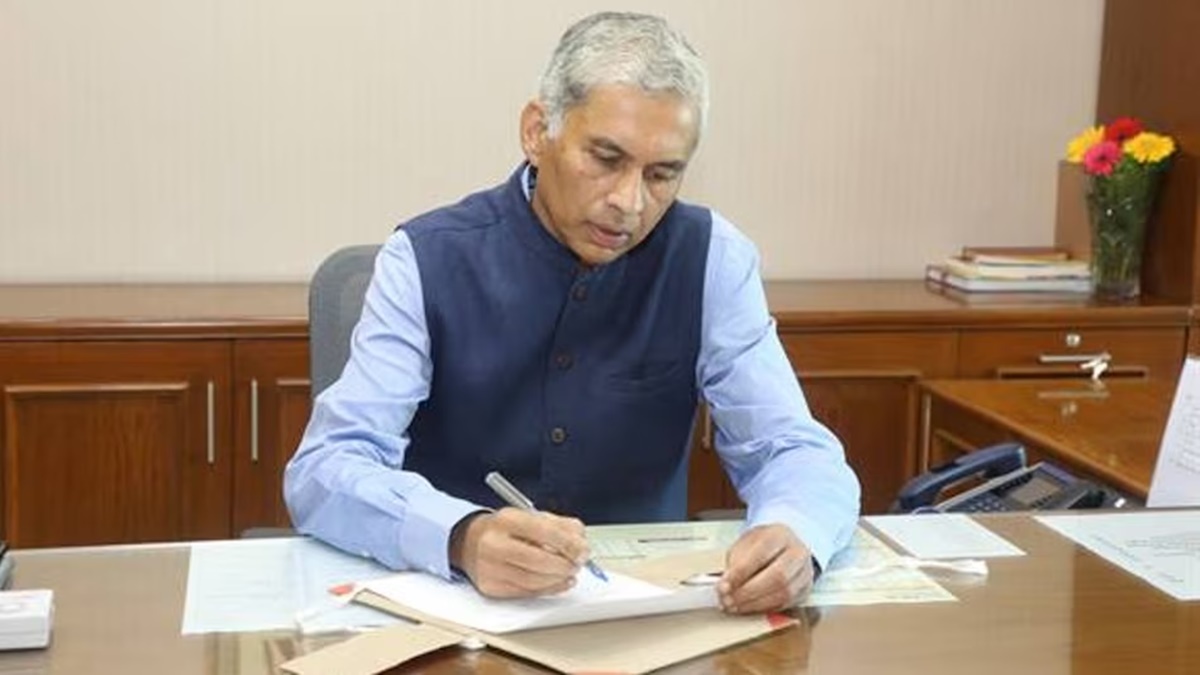 पीथमपुर में मचे बवाल पर मुख्य सचिव अनुराग जैन में संभाली कमान, कहा- गलतफहमी से बचने की जरूरत, कचरा जलेगा लेकिन जनभावनाओं को ध्यान में रखकर