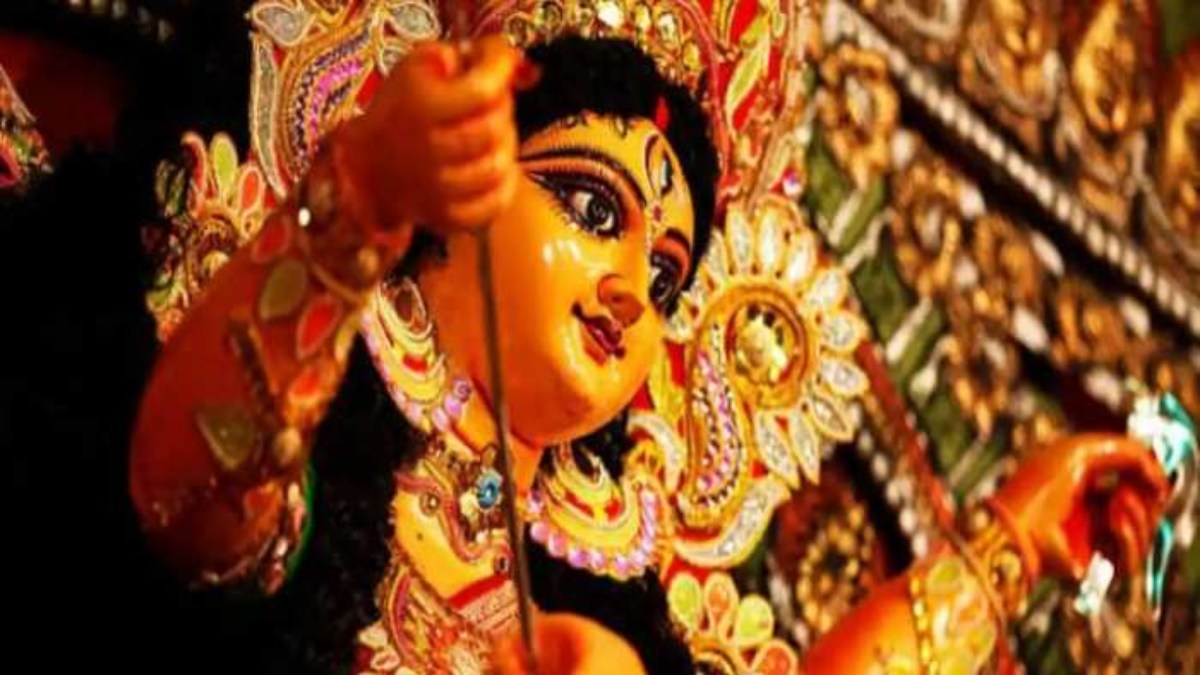 कल से दिखेगी दुर्गा उत्सव की धूम: हिंदू संगठन ने अश्लील और फिल्मी गाने बजाने से रोकने की उठाई मांग, पुलिस को सौंपा आवेदन