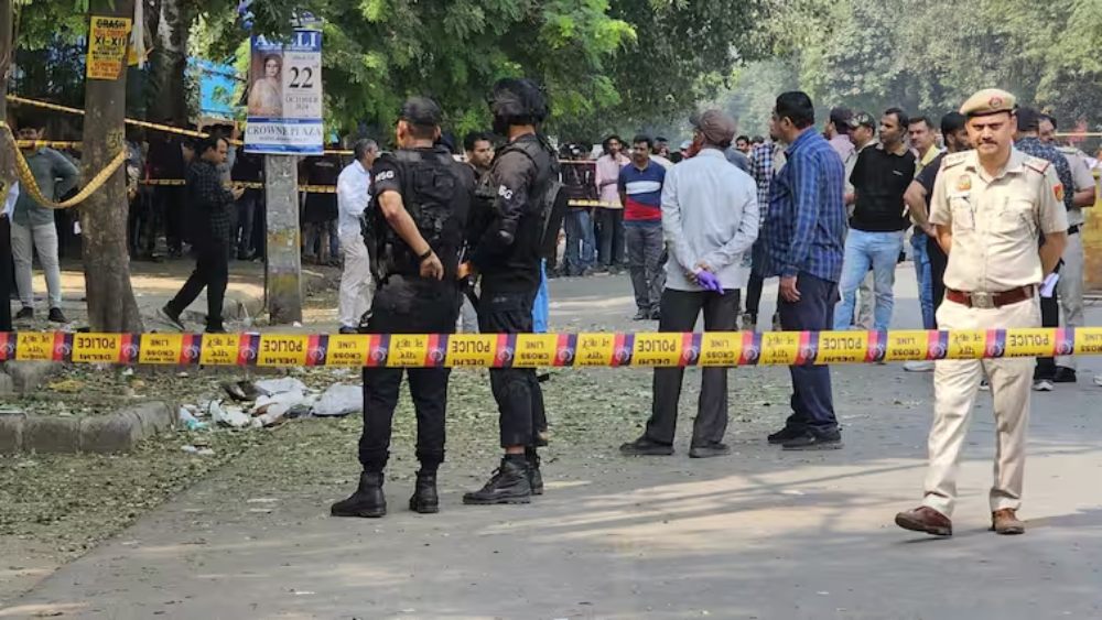 Delhi Bomb Blast: दिल्ली बम ब्लास्ट पर गृह मंत्रालय ने मांगी रिपोर्ट, NIA करेगी मामले की जांच