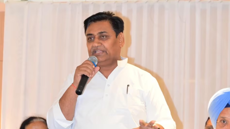Rajasthan News: डोटासरा का भाजपा पर हमला कहा- राजस्थान में गुजरात मॉडल लाकर ब्यूरोक्रेसी के सहारे सरकार चला रही है भाजपा