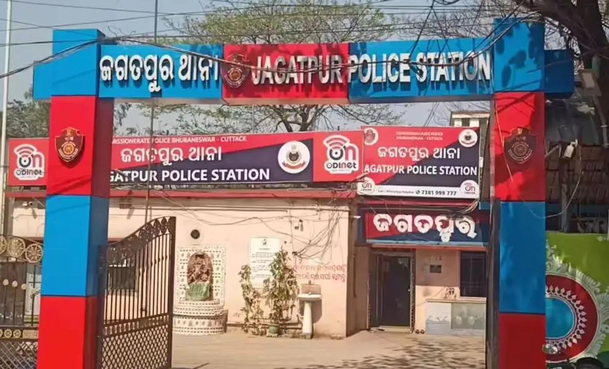 ओडिशा :  नकली नोटों के धंधे का भंडाफोड़,  पीड़ित को ₹2.5 लाख निवेश करके ₹1 करोड़ कमाने का दे रहे थे झांसा, एक गिरफ्तार