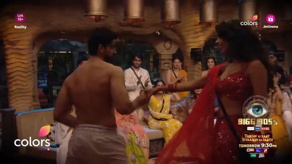 Bigg Boss 18 : Mallika Sherawat के साथ शर्टलेस होकर Avinash Mishra ने लगाए ठुमके, ‘मर्डर गर्ल’ के साथ कारण ने किया फ्लर्ट …