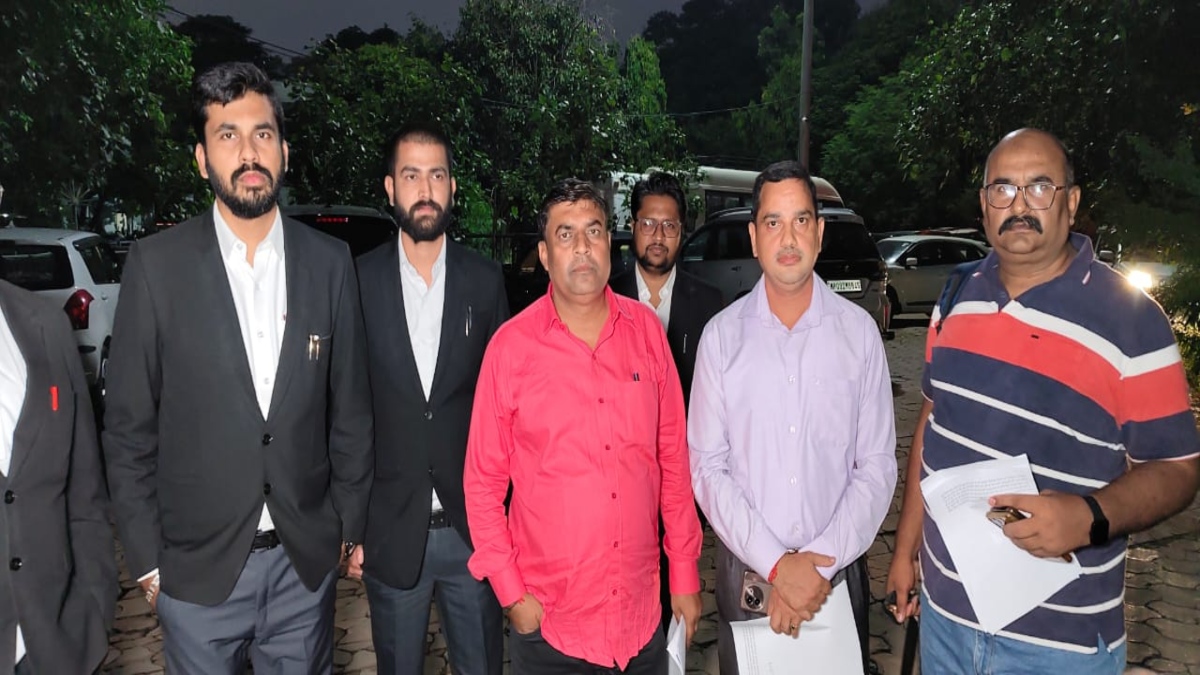 दिल्ली के तीन व्यापारियों से एक करोड़ से ज्यादा की ठगी: रूसी नागरिक के खिलाफ इंदौर में शिकायत, पीड़ितों ने लगाए गंभीर आरोप 